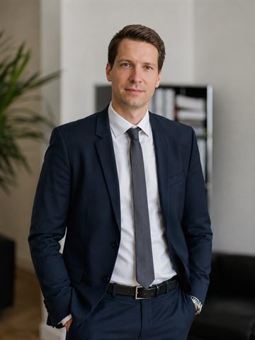 Dr. Anton Veit